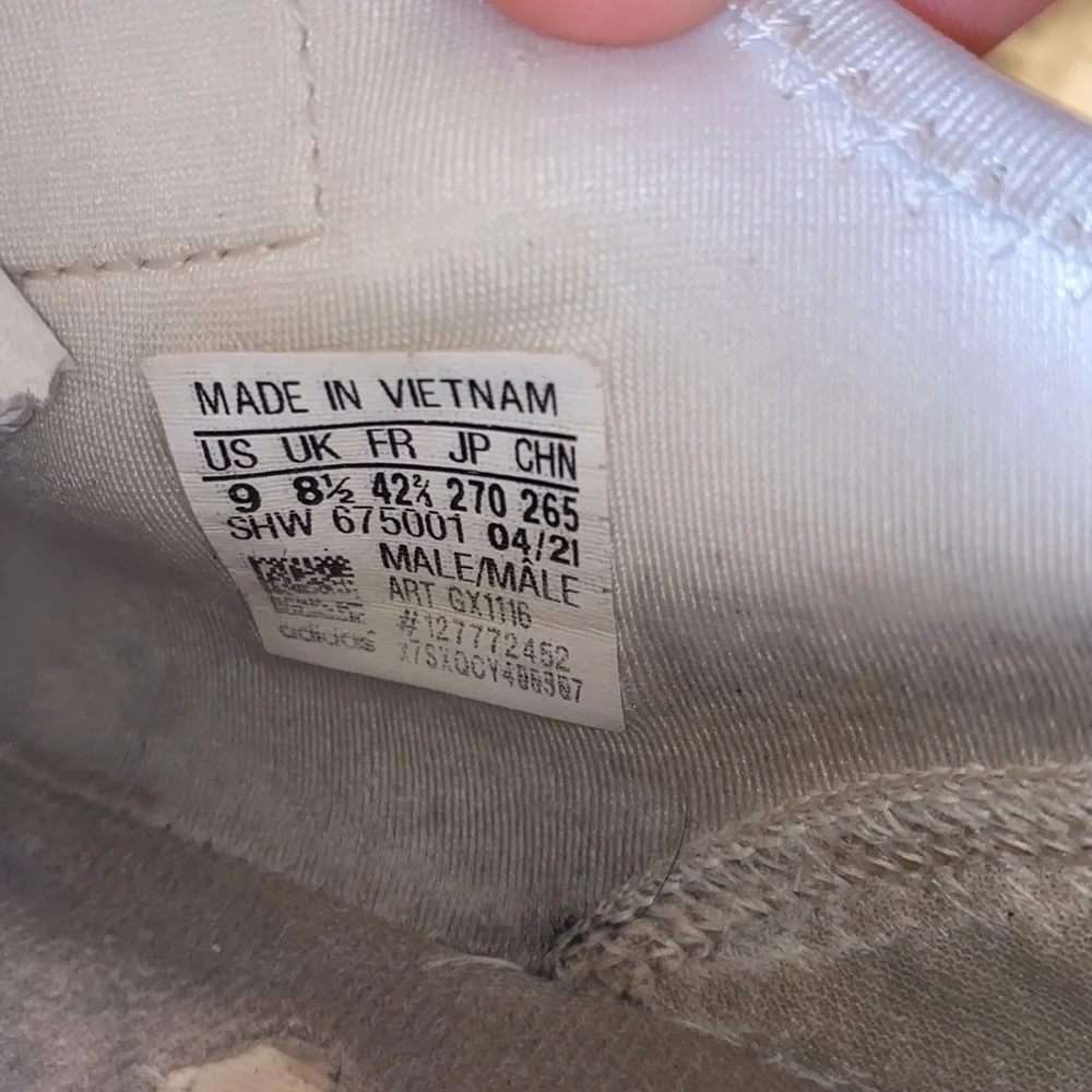Adidas NMD R1.V2 - Picture 6 of 8